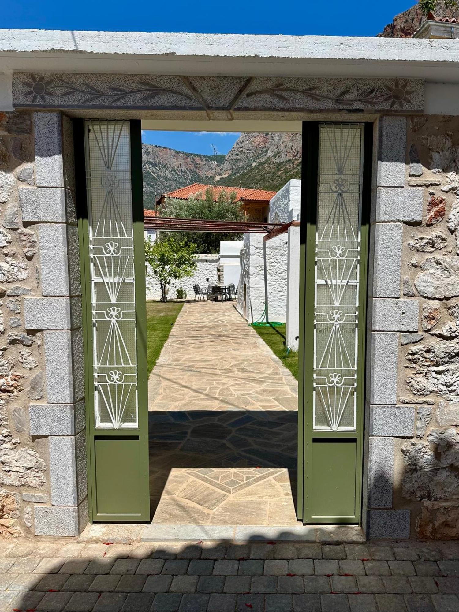 Villa Alexander House 2 à Leonídion Extérieur photo